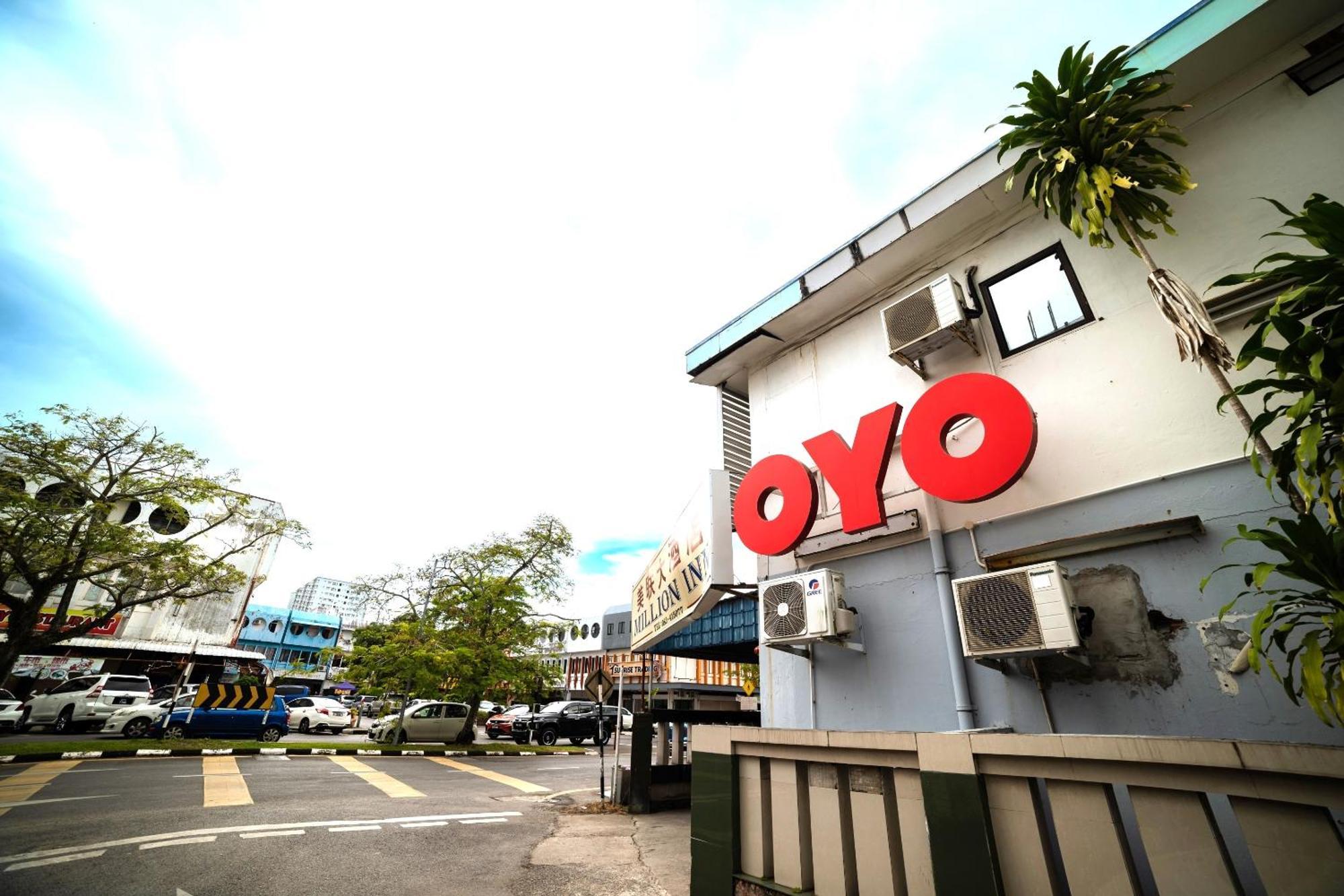 Oyo 90208 Milion Inn Miri Exterior foto